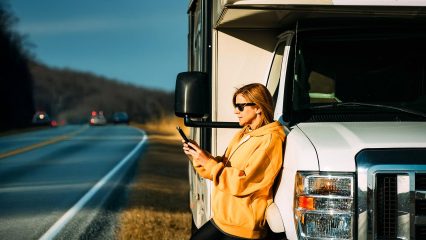 Rv owner stranded on highway in greenville sc calling cavu rv for mobile emergency repair